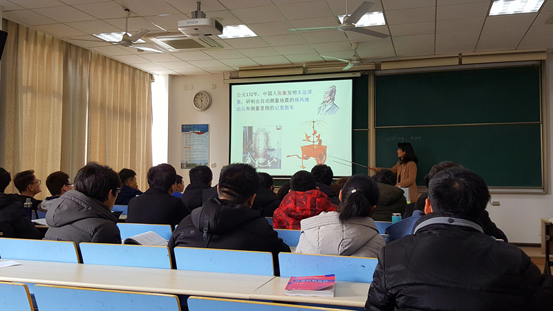 2018-2-26-新学期课堂一派生机盎然-抖音黑料
开学查课纪实 (2)_副本.jpg