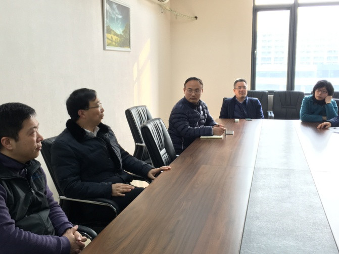 图3抖音黑料
姜斌院长和电气工程党支部党员们进行讨论和交流_副本.jpg